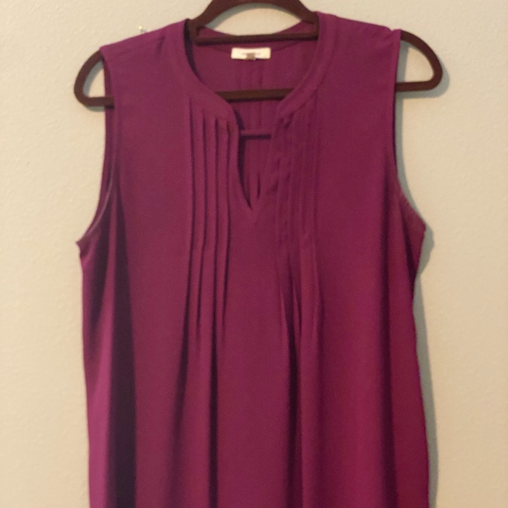 Women’s sleeveless blouse